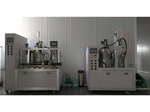 AB膠灌膠機(jī)生產(chǎn)廠家按需定制,銳誠(chéng)螺絲機(jī)